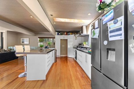 Photo of property in 14 Opou Road, Titirangi, Auckland, 0604