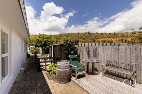 Photo of property in 4 Beach Grove, Omokoroa, 3114