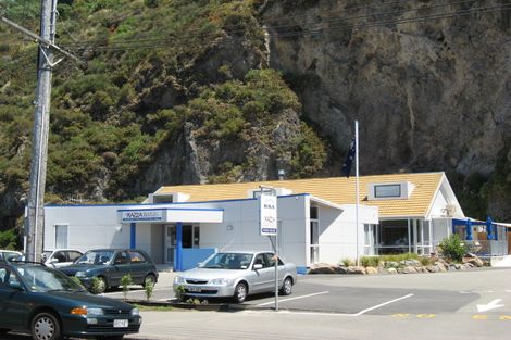 Photo of property in Admiralty Courts, 3/42 Marriner Street, Sumner, Christchurch, 8081