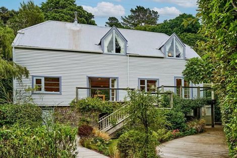 Photo of property in 88 Airlie Road, Plimmerton, Porirua, 5026