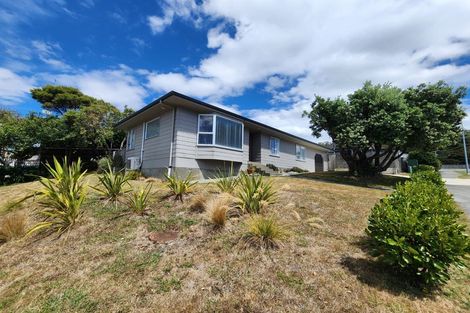 Photo of property in 2 Thimble Lane, Whitby, Porirua, 5024