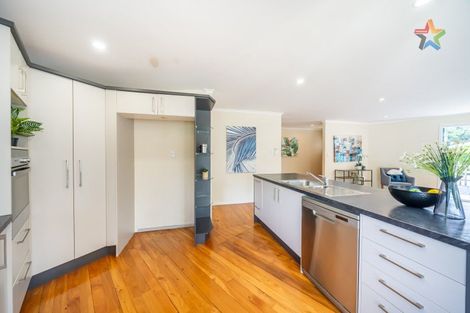 Photo of property in 2 Molloys Road, Te Marua, Upper Hutt, 5018