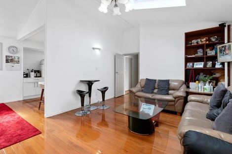 Photo of property in 15 Roband Avenue, Glenfield, Auckland, 0629