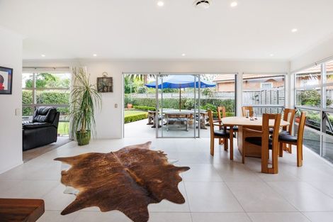 Photo of property in 6 The Oaks, Awapuni, Palmerston North, 4412