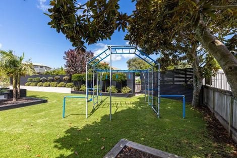 Photo of property in 5-7 Adam Lile Drive, Highlands Park, New Plymouth, 4312