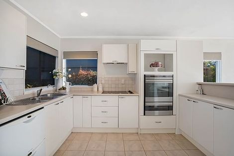 Photo of property in 110 Clovelly Road, Bucklands Beach, Auckland, 2012