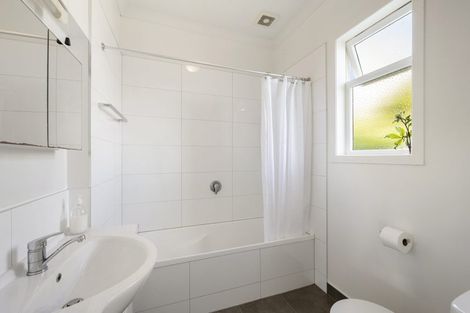 Photo of property in 43a Nevay Road, Miramar, Wellington, 6022