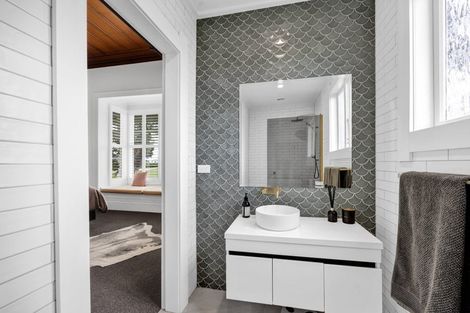 Photo of property in 76 Turuturu Road, Hawera, 4674