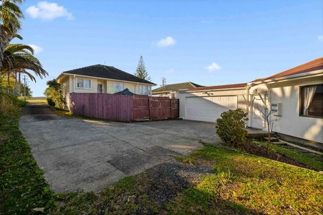 Photo of property in 1/29 Beaubank Road, Kelston, Auckland, 0602