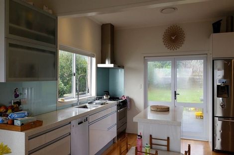 Photo of property in 16 Routly Avenue, Pukekohe, 2120