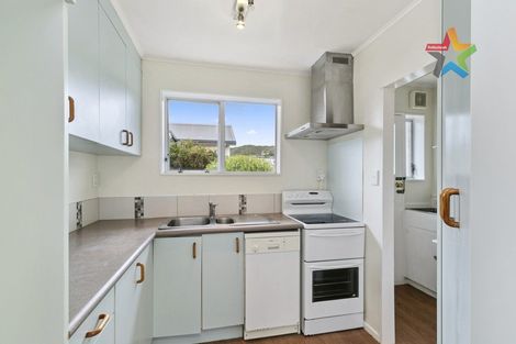 Photo of property in 2/35 Parkvale Road, Karori, Wellington, 6012