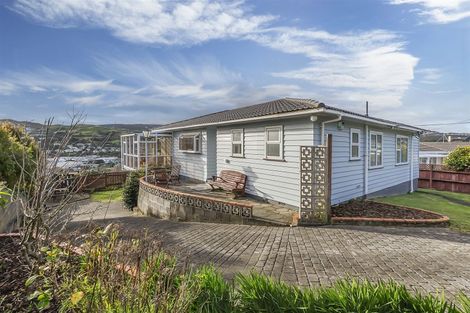 Photo of property in 14 Lane Crescent, Tawa, Wellington, 5028