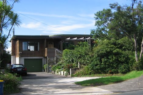 Photo of property in 312 Titirangi Road, Titirangi, Auckland, 0604