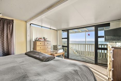 Photo of property in 32b Crispe Road, Clarks Beach, 2122