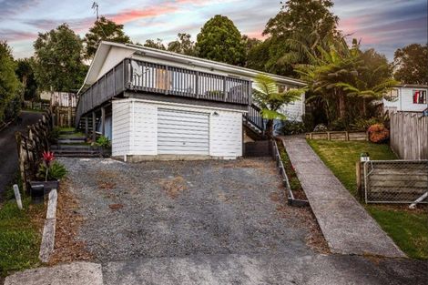 Photo of property in 15 Arde Place, Massey, Auckland, 0614