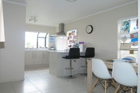 Photo of property in 1/7 Lynngate Place, Hillcrest, Auckland, 0627