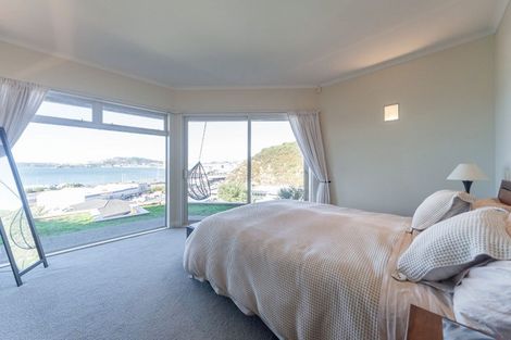 Photo of property in 11 Curnow Way, Kaiwharawhara, Wellington, 6035