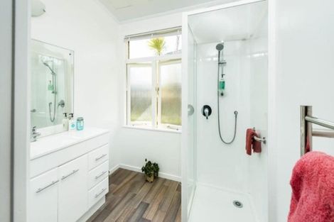 Photo of property in 78 Aberdeen Road, Campbells Bay, Auckland, 0620