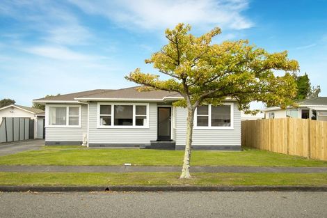 Photo of property in 6 Sutherland Crescent, Westbrook, Palmerston North, 4412