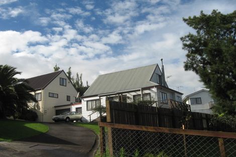 Photo of property in 1/152 Aviemore Drive, Highland Park, Auckland, 2010