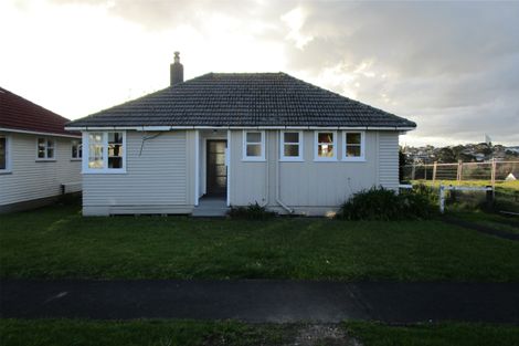 Photo of property in 83 Eversleigh Road, Belmont, Auckland, 0622