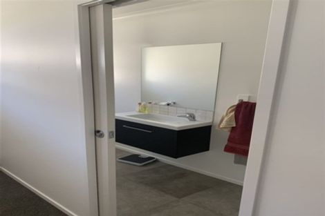 Photo of property in 21 Waterside Drive, Pyes Pa, Tauranga, 3112