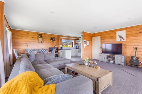 Photo of property in 957 Pukearuhe Road, Waiiti, Urenui, 4377