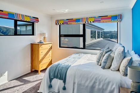 Photo of property in 4 Caughley Grove, Karori, Wellington, 6012