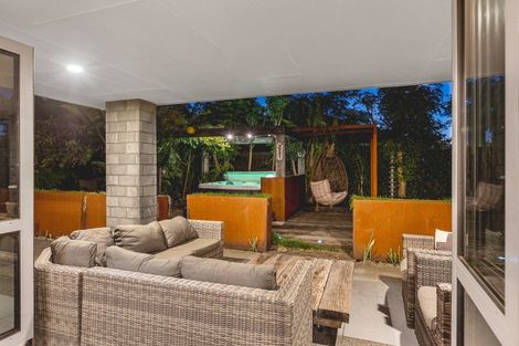 Photo of property in 10 Cooke Farm Grove, Waiwhakaiho, New Plymouth, 4312