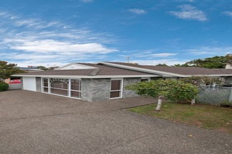 Photo of property in 22 Millstream Drive, Henderson, Auckland, 0610