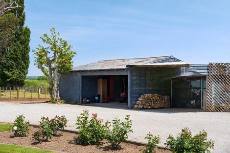 Photo of property in 33 Caesar Road, Ormond, Gisborne, 4071