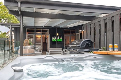 Photo of property in 9 Montgomery Terrace, Hokowhitu, Palmerston North, 4410