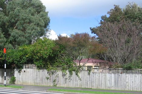 Photo of property in 21 Oates Road, Glen Eden, Auckland, 0602