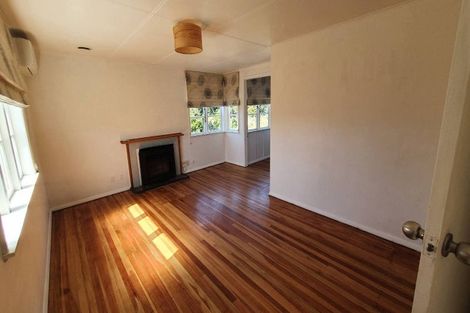 Photo of property in 22 Banks Street, Marfell, New Plymouth, 4310