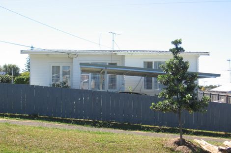 Photo of property in 3 Brains Road, Kelston, Auckland, 0602