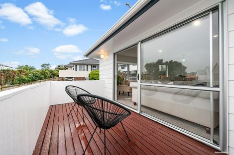 Photo of property in 1/9 Delisle Place, Windsor Park, Auckland, 0632