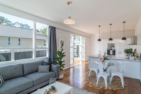 Photo of property in 14a Darlington Road, Miramar, Wellington, 6022