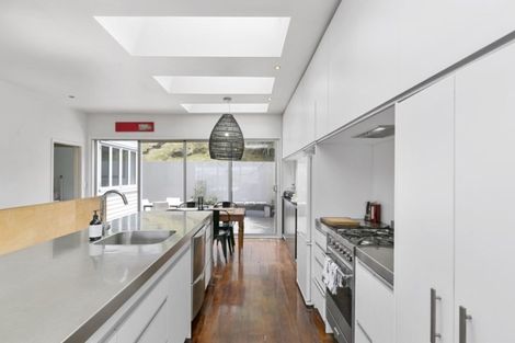 Photo of property in 26 Rodrigo Road, Kilbirnie, Wellington, 6022