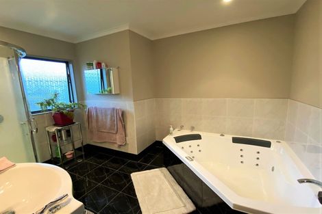 Photo of property in 16 Mathew Street, Dannevirke, 4930