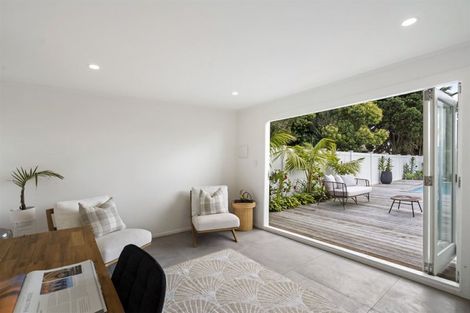 Photo of property in 16 Hinemoa Terrace, Birkenhead, Auckland, 0626