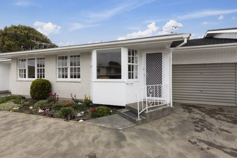 Photo of property in 2/53 Ludlam Crescent, Woburn, Lower Hutt, 5010