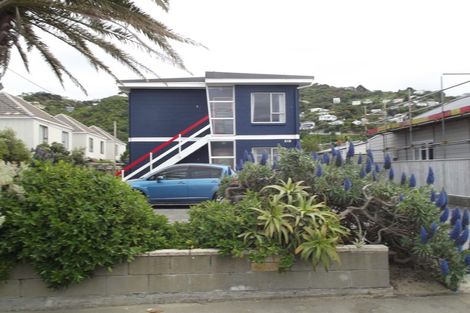 Photo of property in 8/218 Onepu Road, Lyall Bay, Wellington, 6022