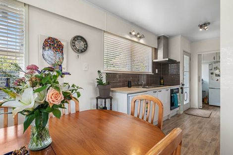 Photo of property in 3 Tawavale Street, Pukehangi, Rotorua, 3015