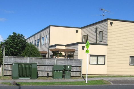 Photo of property in 4/17 Harbour View Road, Te Atatu Peninsula, Auckland, 0610