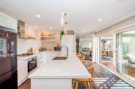 Photo of property in 10 Mahia Lane, Waikanae, 5036