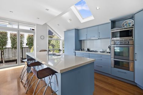 Photo of property in 35 Comins Crescent, Mission Bay, Auckland, 1071