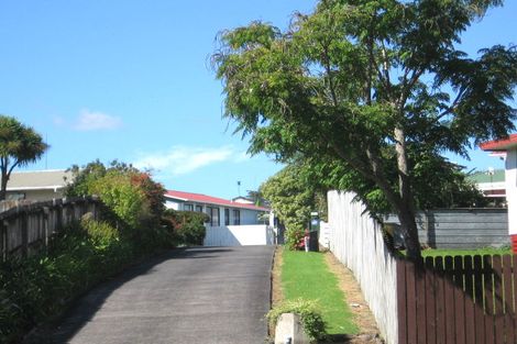 Photo of property in 2/25 Starforth Place, Henderson, Auckland, 0612