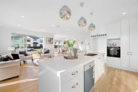 Photo of property in 23 Cooladawson Drive, Flat Bush, Auckland, 2019