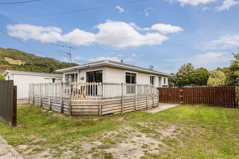 Photo of property in 42 Wood Street, Wainuiomata, Lower Hutt, 5014