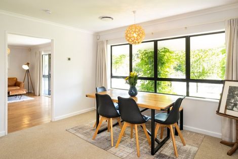 Photo of property in 105 James Cook Street, Havelock North, 4130